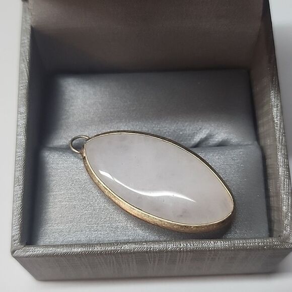 Gold Tone Pendant for Necklace - Picture 1 of 3